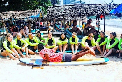 Group Surf lesson for Beginners (5 Person)