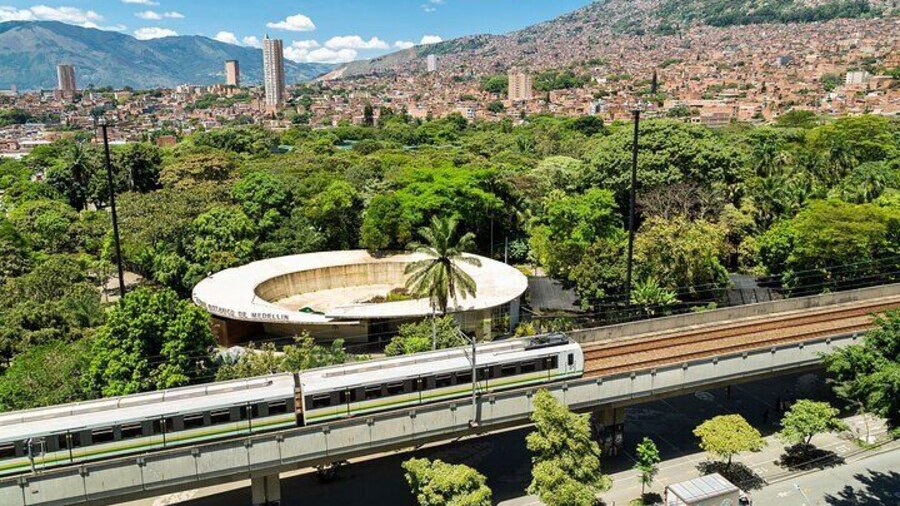Botanical Garden and Arvi Park Medellín City Tour