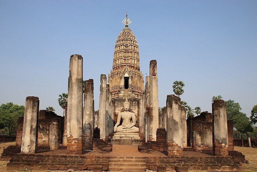 Continue the journey to Wat Phra Si Ratana Maha That, a significant Buddhist temple housing a revered Buddha image