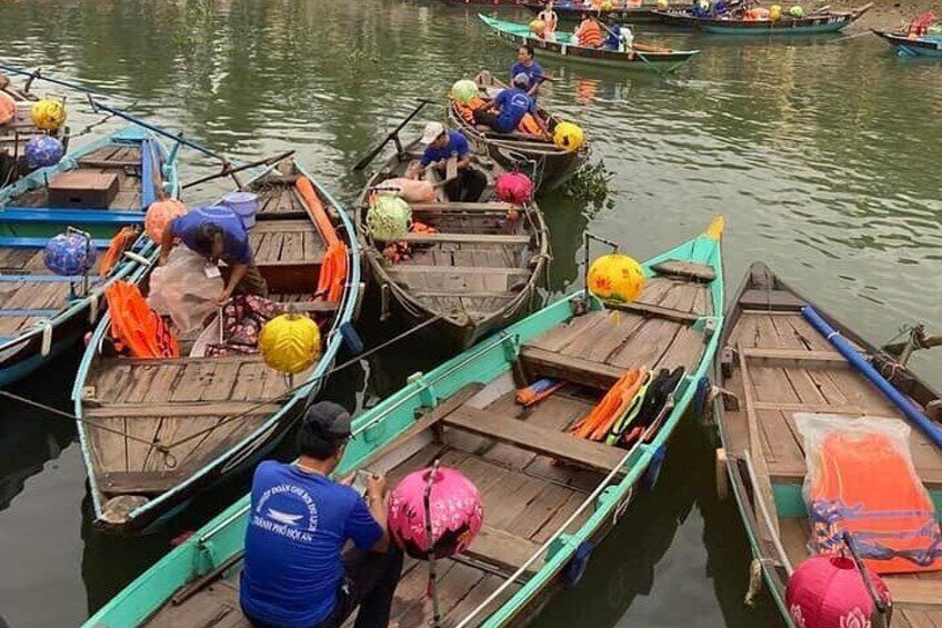  Hoi An Ancient City-Riverboat Ride & Night Market- Private Tour 