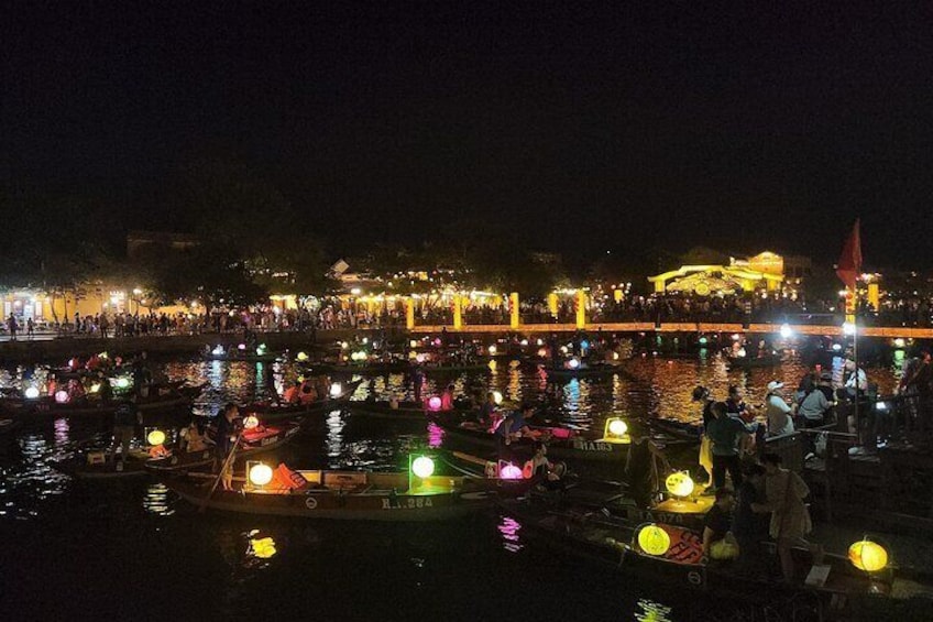  Hoi An Ancient City-Riverboat Ride & Night Market- Private Tour 