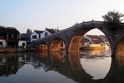 Private Tour: Zhujiajiao Water Village & Seven Treasure Town One Day Excurs...