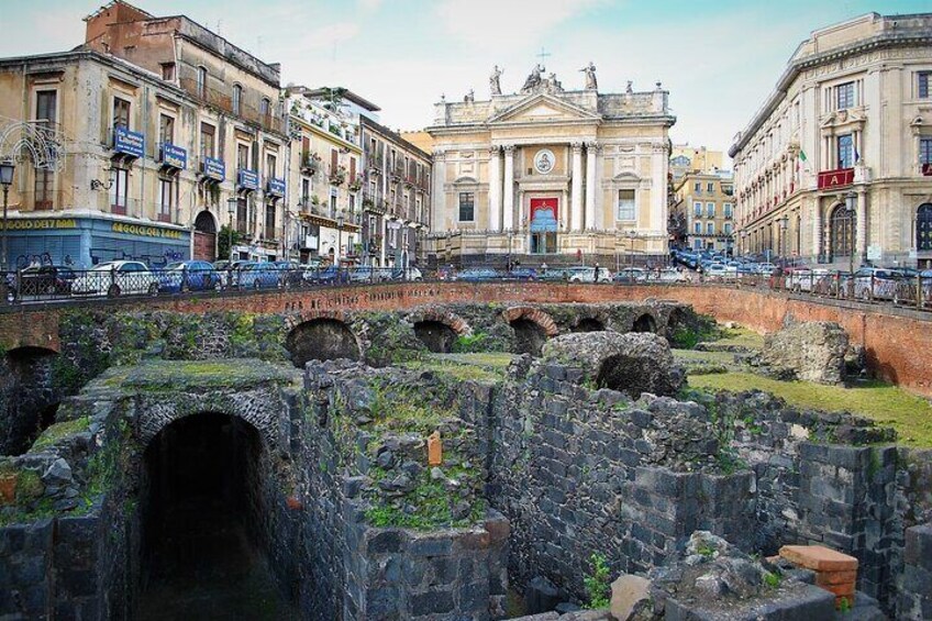 Roman amphitheater (air-raid shelter)