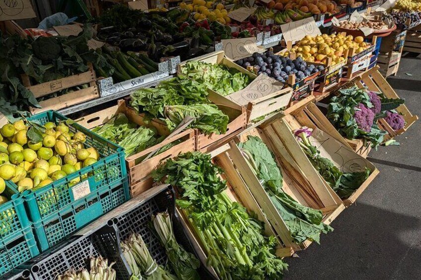 The historical market "Fera 'O Luni"