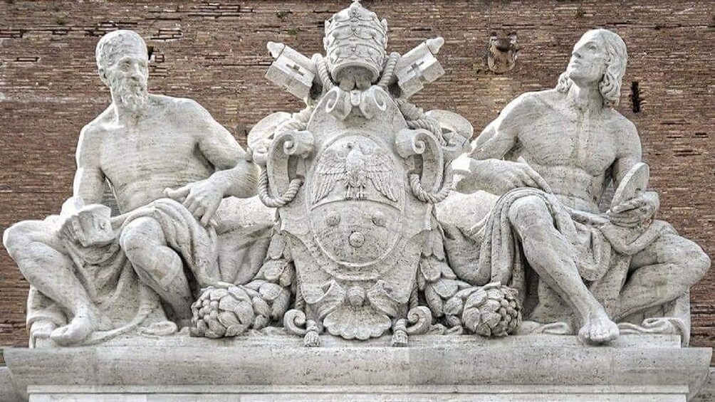 Ver elemento 1 de 10. Skip-the-Line Vatican & St. Peter's Walking Tour with Pickup