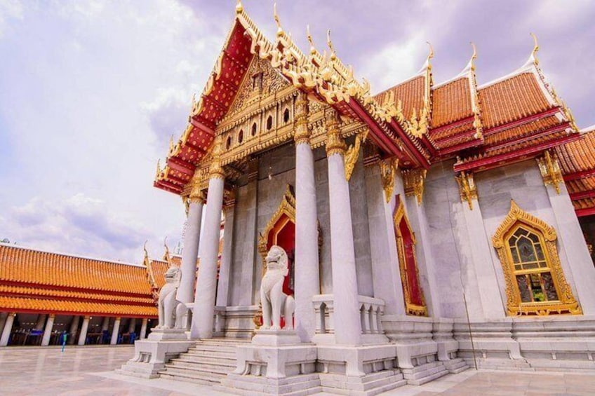Half-Day Private Tour of Bangkok Temples and Gems Gallery