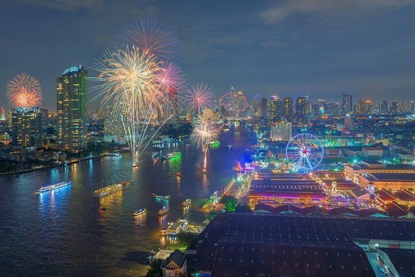 2-Hour Luxury Bangkok Royal Princess Dinner Cruise​