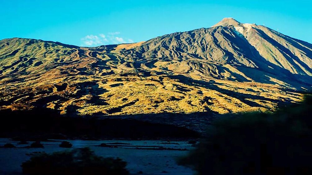 Foto 2 van 4. Mountains and foothills of Teide National Park