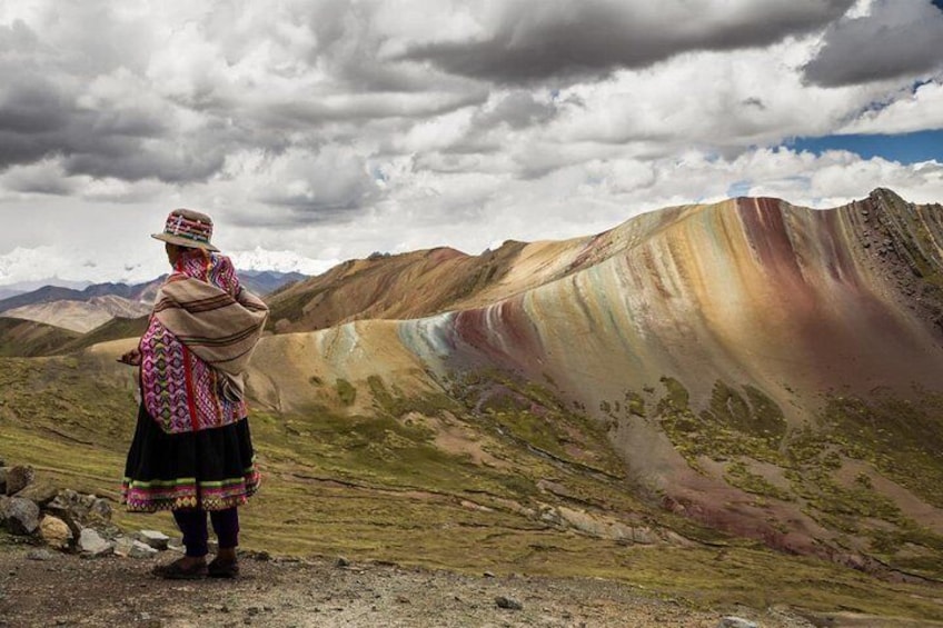 Full-Day Guided Tour to Palcoyo Rainbow Mountain with Lunch