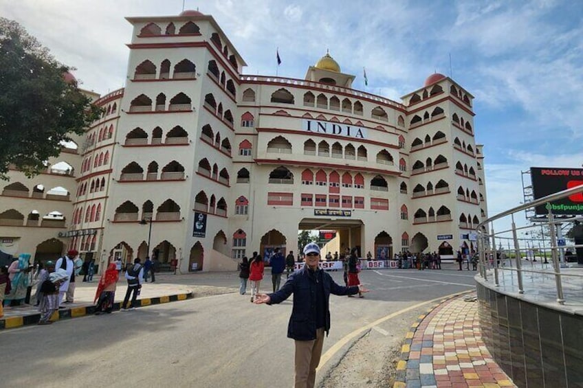 Spiritual Town & Hill Resort in Backdrop of The Himalayan