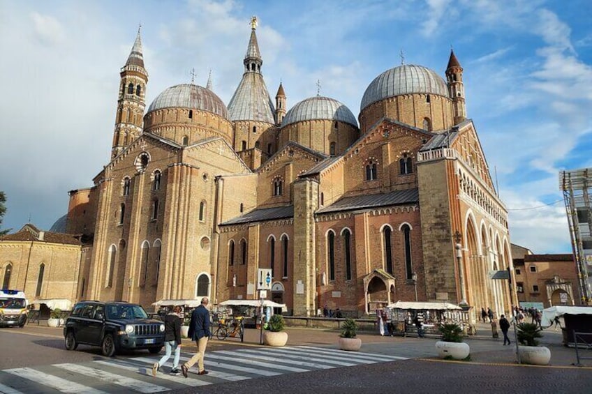 Basilica of St. Antonio of Padua Private Tour from Rome 