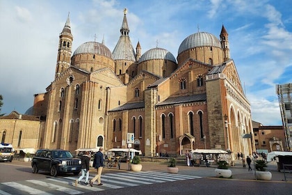 Basilica of St. Antonio of Padua Private Tour from Rome