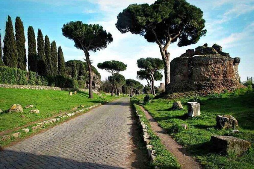 Private e-Bike Tour - Appian Way, Catacombs and Aqueducts