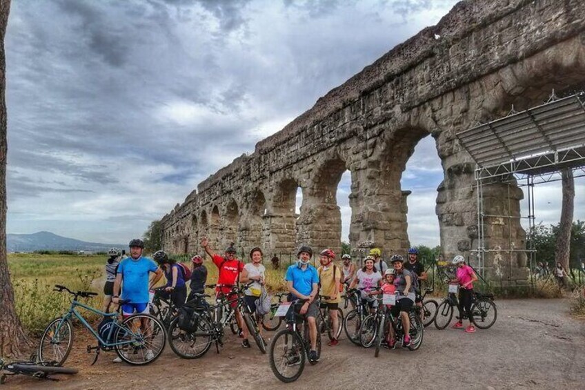 Private e-Bike Tour - Appian Way, Catacombs and Aqueducts