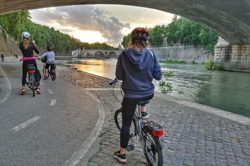 Private e-Bike Tour - Appian Way, Catacombs and Aqueducts