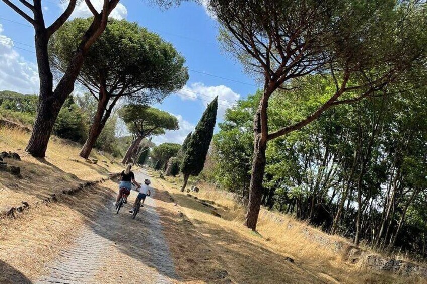 Private e-Bike Tour - Appian Way, Catacombs and Aqueducts