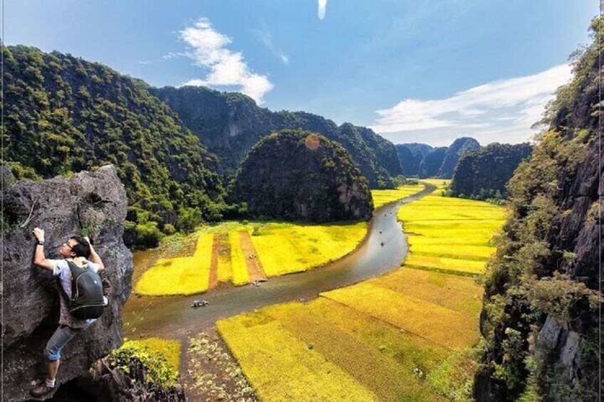 Vietnam Top Day Trips All-Inclusive, Bus, Guide, Meals & Activities