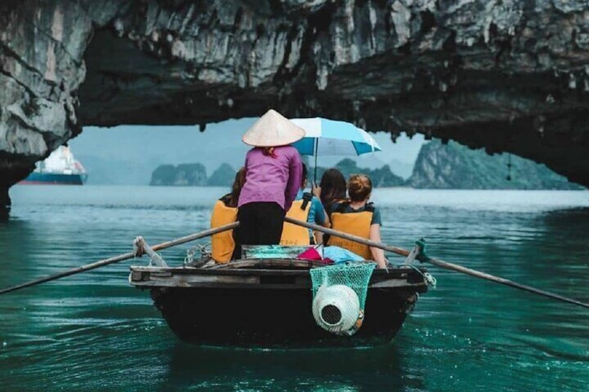 Vietnam Top Day Trips All-Inclusive, Bus, Guide, Meals & Activities