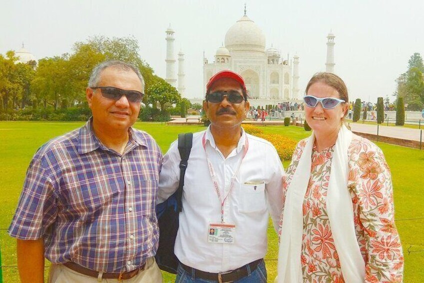 Agra: Taj Mahal with Mausoleum Skip-the-Line Ticket & Guided Tour