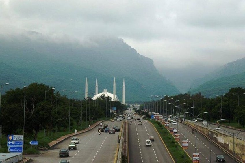 Islamabad City Tour With Faisal Mosque, Pakistan Monument & Lunch 