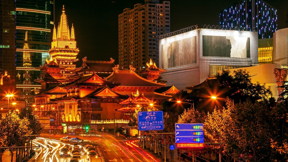 Carregar foto 4 de 9. Shanghai at night