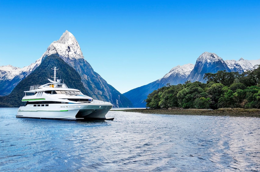 Milford Sound day tour from Queenstown 