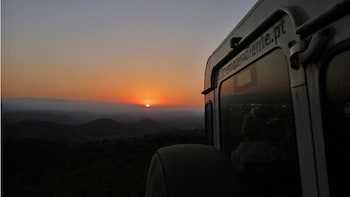 Excursion En Jeep Dans Lalgarve Au Coucher De Soleil