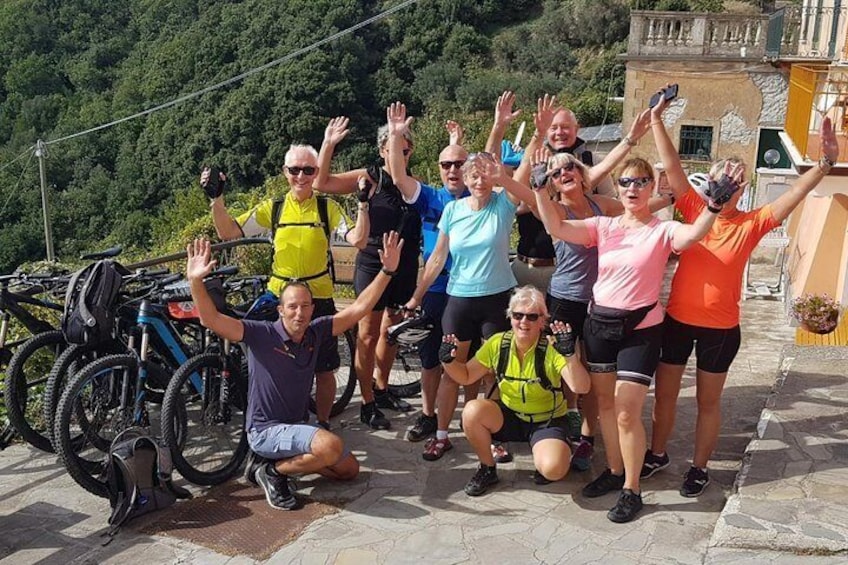 E-bike ride and hiking in the National Park of Cinque Terre