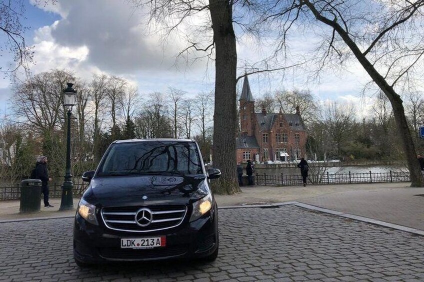 Full Day Private Tour to Medieval Brugge with a Licensed Guide and Limo Driver