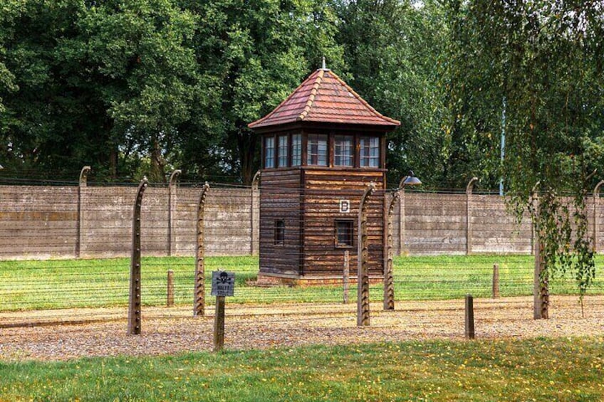 Auschwitz-Birkenau: Fast-Track Ticket & Guided Tour No Transfers