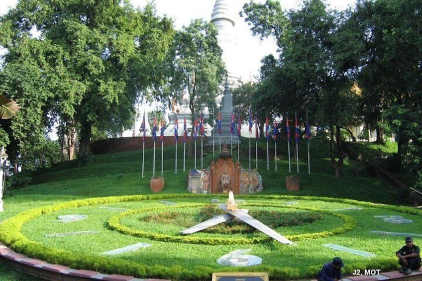 Phnom Penh Full day Private Tour