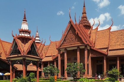 Phnom Penh Private City Tour