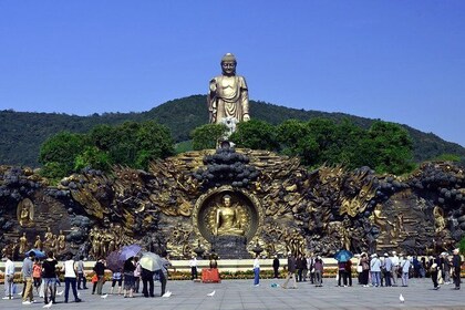 Wuxi Lingshan Buddhist Scenic Spot and Jichang Garden Private Day Tour