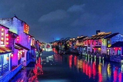 Wuxi Private Night Tour with Boat Cruise and Authentical Dinner