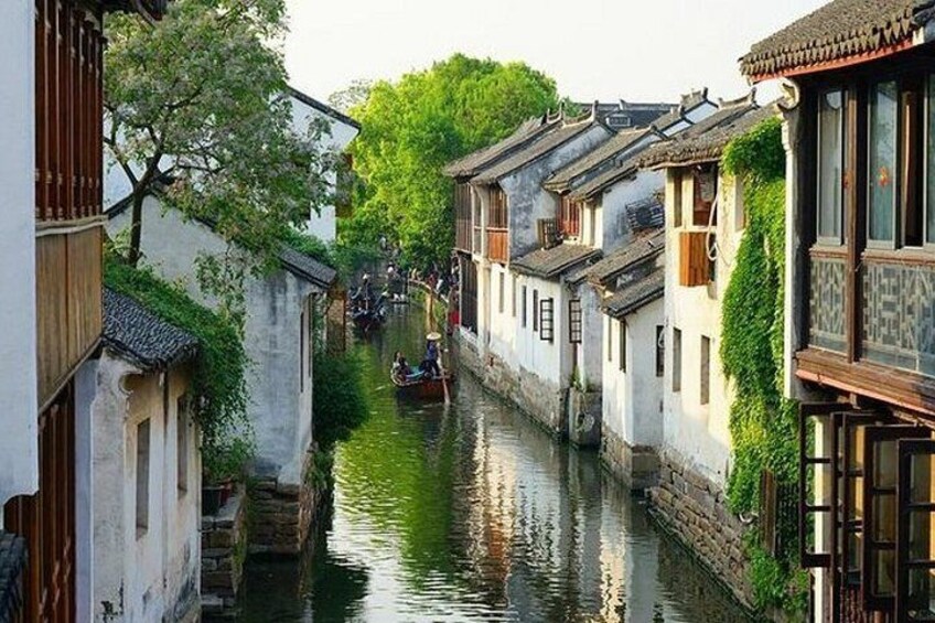 Tongli Water Town Private Day Trip from Shanghai with Tuisi Garden and Boat Ride