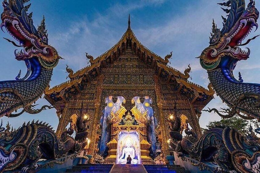 Chiang Rai : Food & Night Market Walking Tour with Local Host