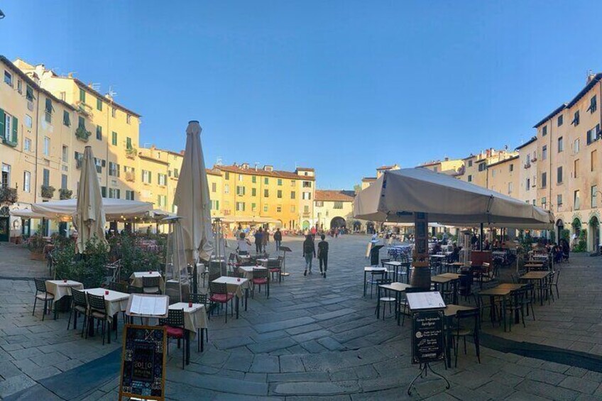 Pisa, Lucca and Tuscany Private Tour from Livorno