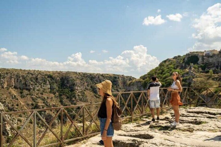 Matera: 2-hour Walking Tour with visit to a Cave House