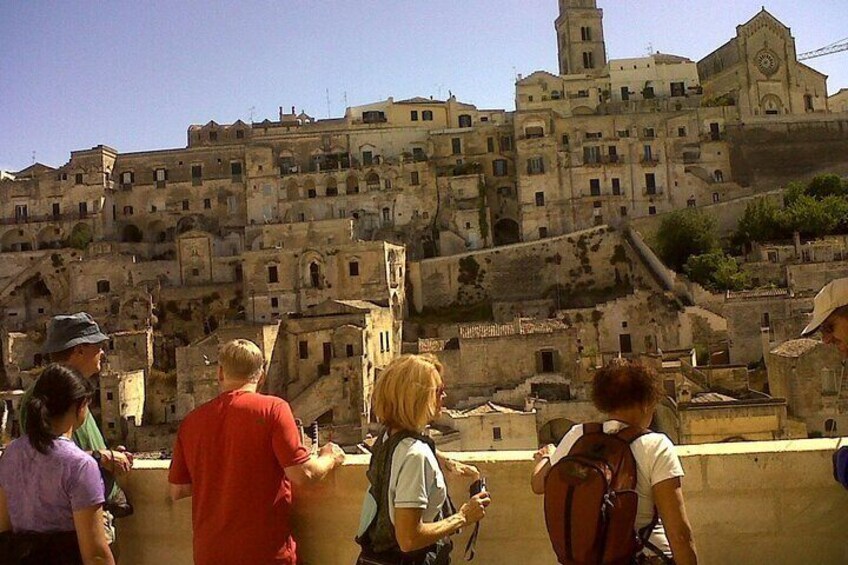 Matera: 2-hour Walking Tour with visit to a Cave House