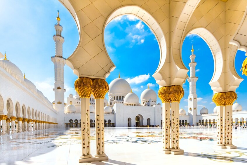 Abu Dhabi full day tour with lunch from Dubai - Gray Line