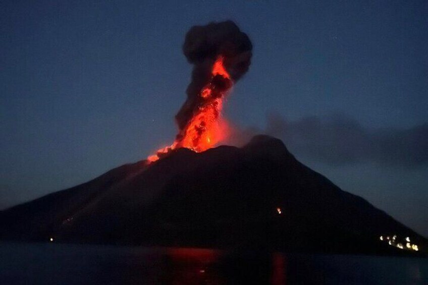 Sciara del Fuoco from the sea, night tour SMALL GROUP 