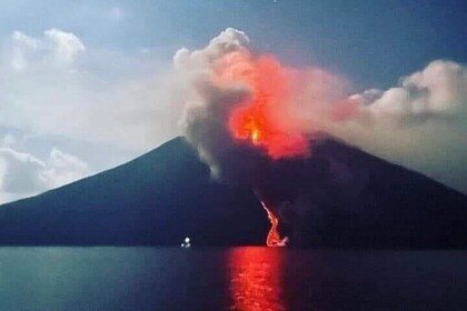 Sciara del Fuoco from the sea, night tour SMALL GROUP