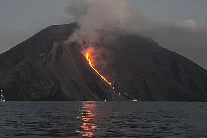 Sciara del Fuoco from the sea, night tour SMALL GROUP 