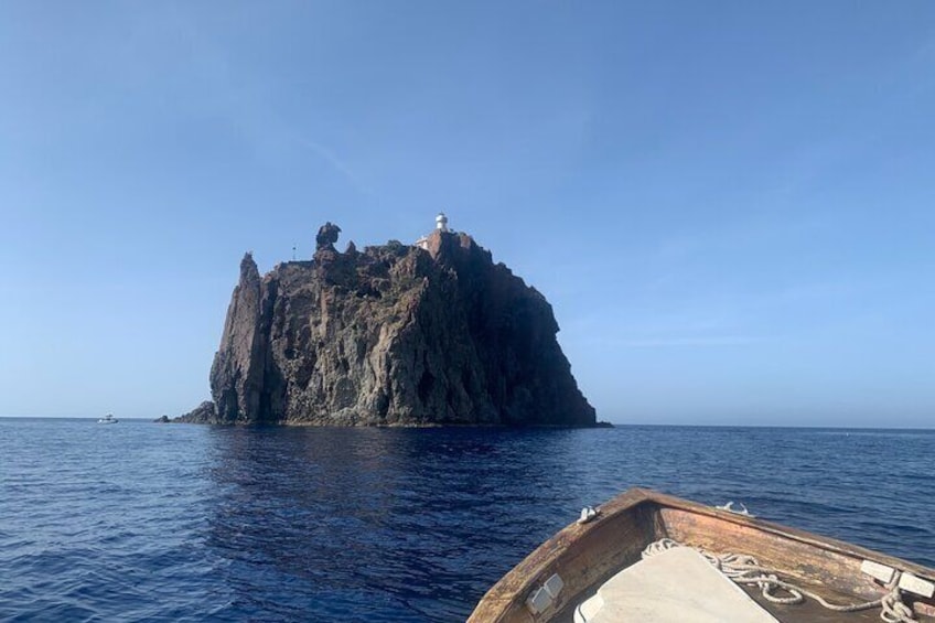 Exclusive tour of Stromboli island, Boat tour with Pasqualo