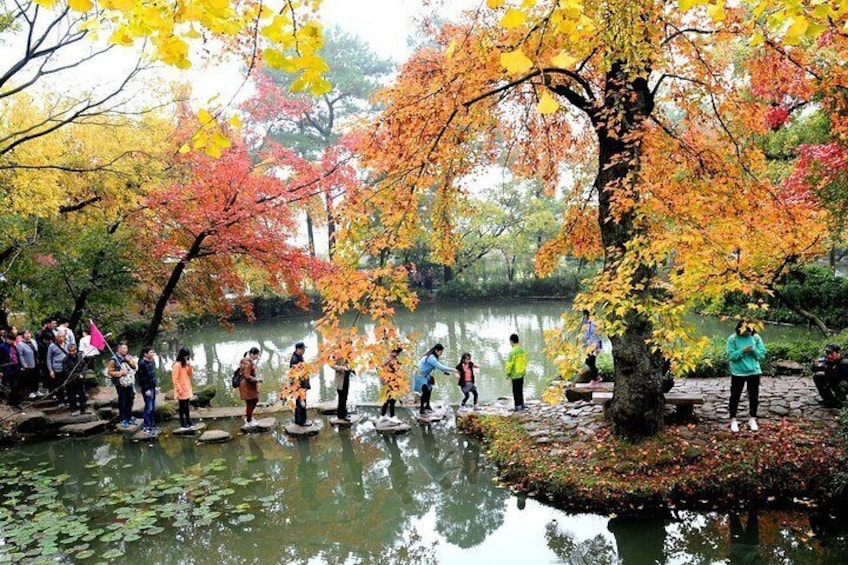 Private Day Tour to Tianping Mountain and Mudu Water Town