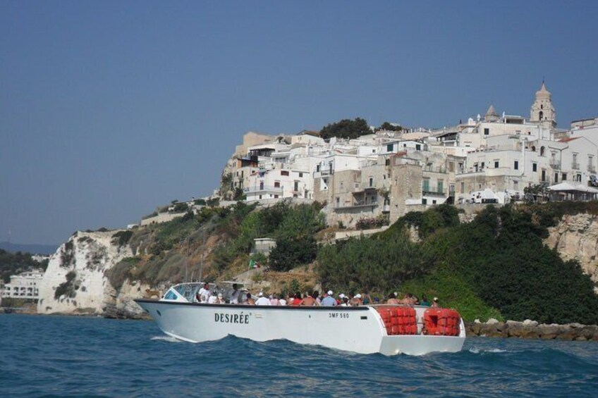 Desirèe experience. Visit of the marine caves of Vieste