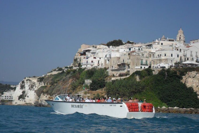 Desirèe experience. Visit of the marine caves of Vieste