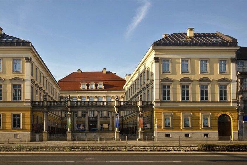 Wroclaw: Royal Palace Private Guided Tour