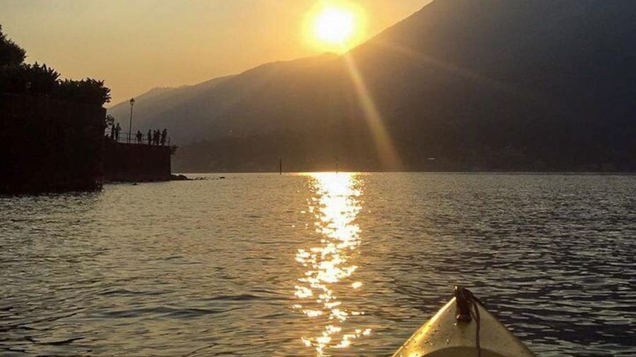 Lake Como - Bellagio: Golden Hour Kayak Tour at Bellagio promontory edge