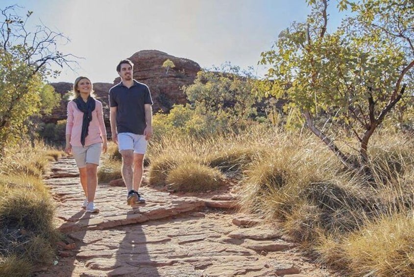 The Amazing Kings Canyon: 4-Hours Walking Tour and Hike